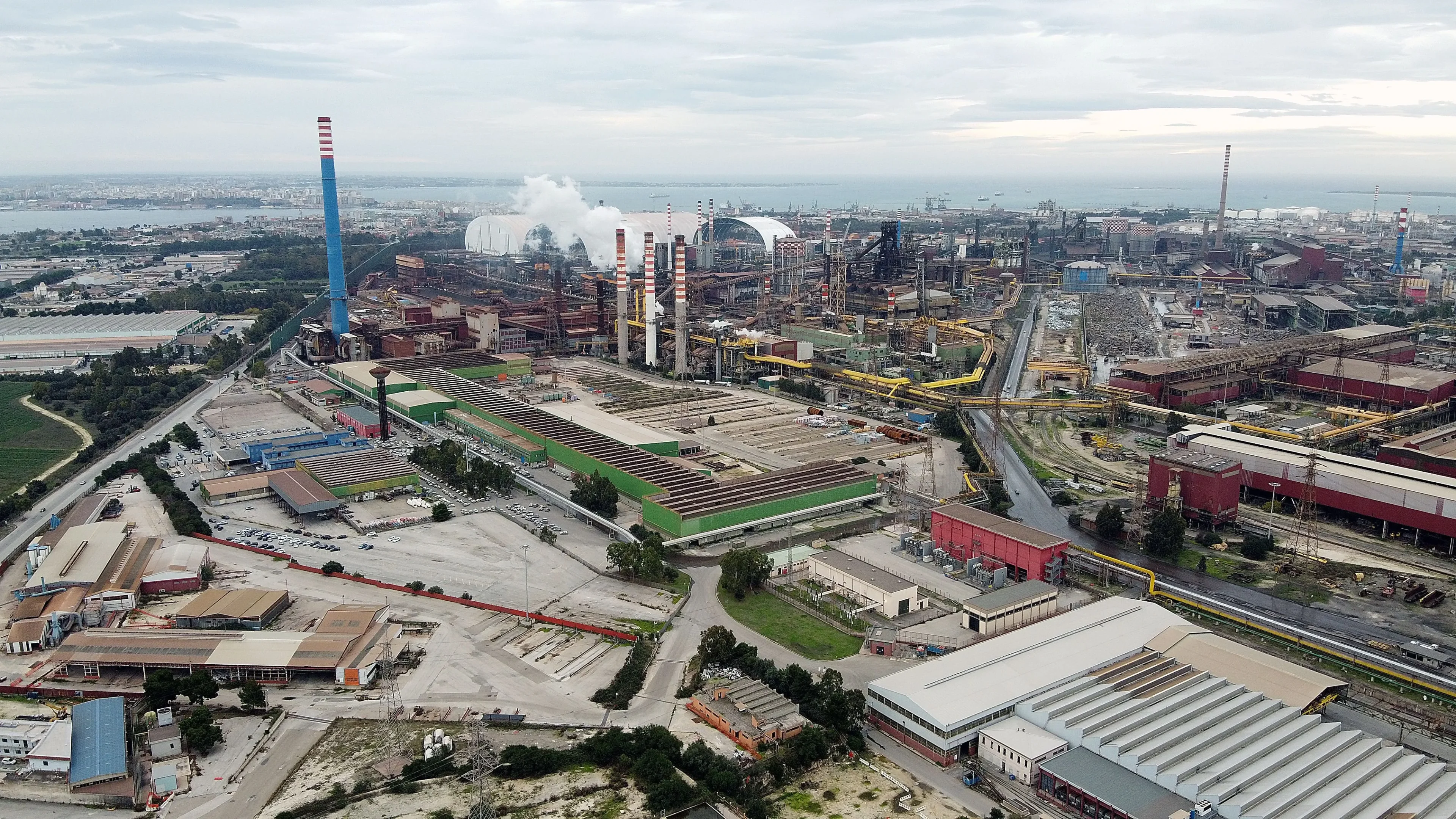L’Ilva torna ancora sull’orlo del fallimento L’Ilva torna ancora sull’orlo del fallimento