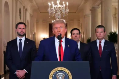 Trump bombarda l’Iran: «Ora la pace o sarà una tragedia»