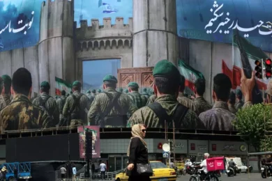 Israele, nuovi attacchi in Iran: «Gaza ormai è un fronte secondario»