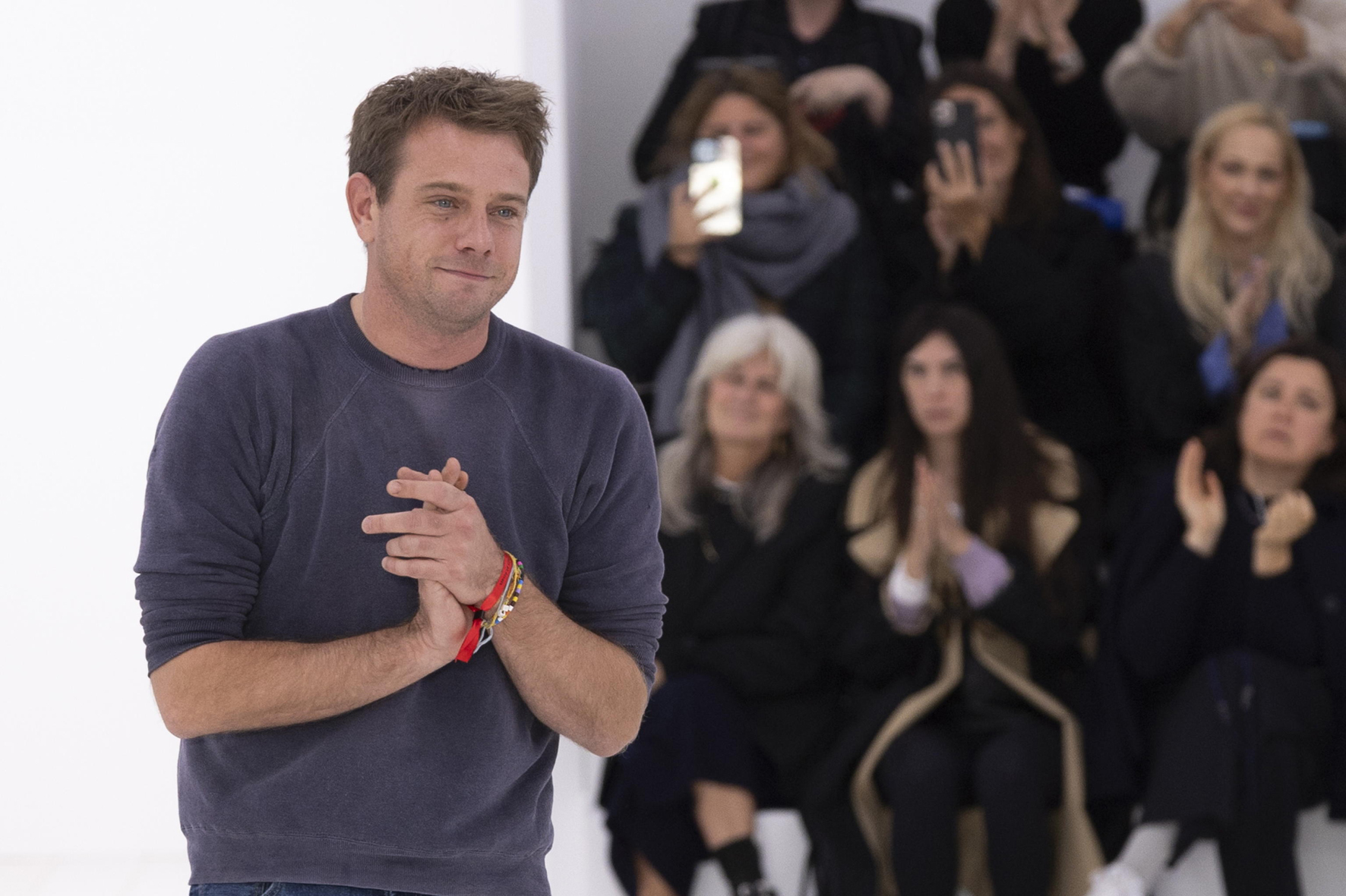 Jonathan Anderson è il nuovo direttore creativo di tutte le collezioni Dior, donna, uomo e Haute Couture.