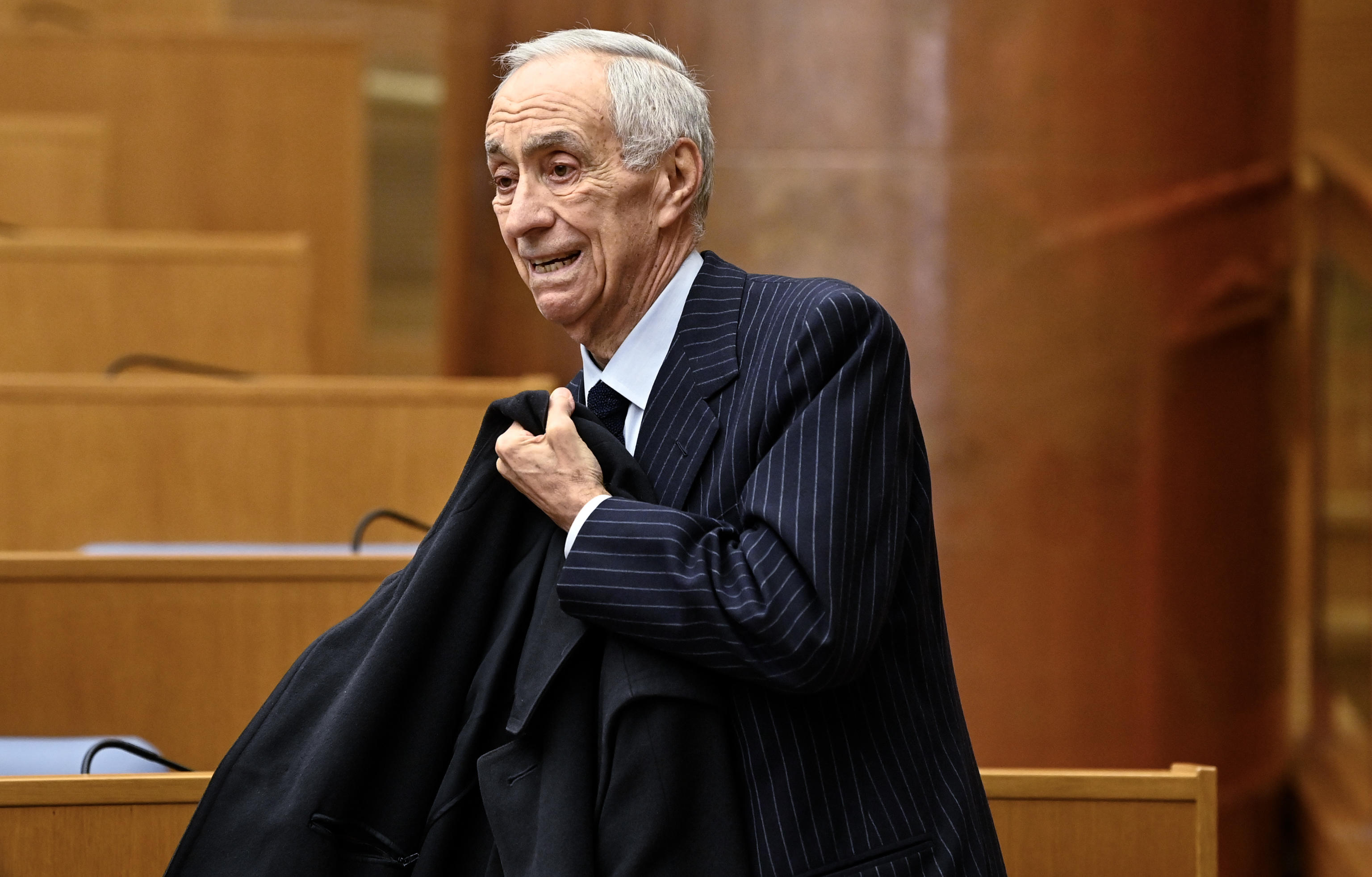 il poltronissimo non si arrende carraro candidato al coni a 85 anni