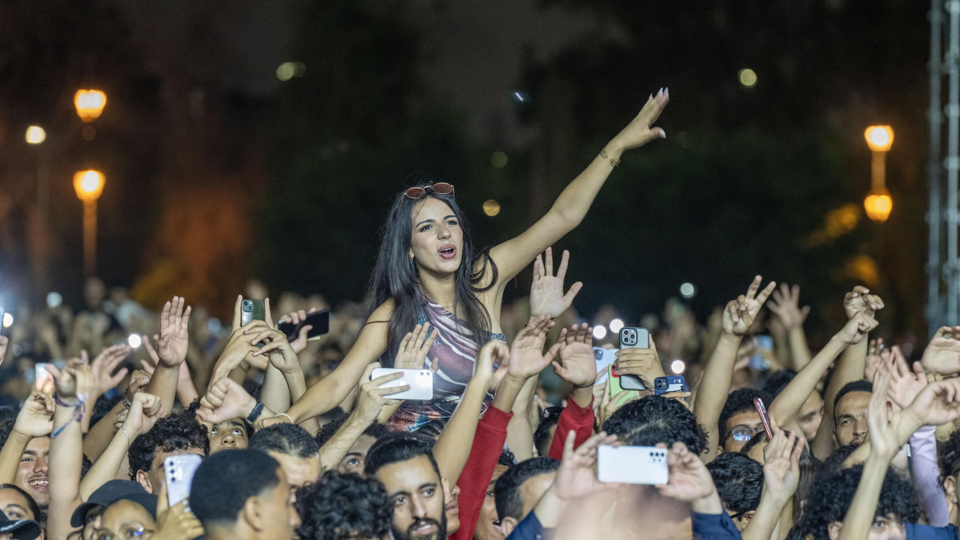 Cosa di nasconde davvero dietro i finti sold out ai concerti e l’ossessione del tutto esaurito Cosa di nasconde davvero dietro i finti sold out ai concerti e l’ossessione del tutto esaurito