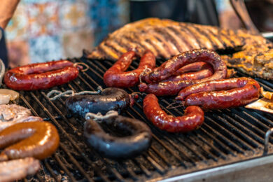 Albiate dice addio alla salsiccia dopo 415 anni: la sagra di San Fermo piegata al diktat salutista