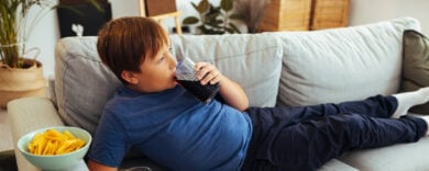 Il diabete non è più una malattia da anziani. Smartphone, junk food e sedentarietà: così avanza tra i giovani