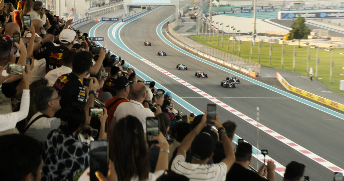 F1-Il Film: il dietro le quinte delle tute da corsa e lo stile di Brad Pitt