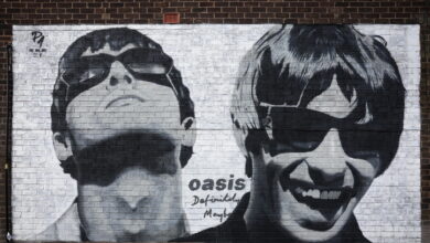 Oasis, il ritorno dei fratelli coltelli: liti, vendette e milioni di sterline