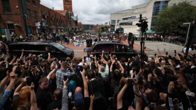 I funerali di Ozzy Osbourne: folla e lacrime a Birmingham