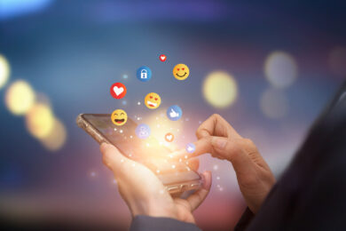 World Emoji Day: così le “faccine” hanno rivoluzionato il nostro modo di comunicare (e flirtare)