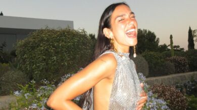 Dua Lipa, il compleanno (in anticipo) a Ibiza tra balli scatenati e brindisi