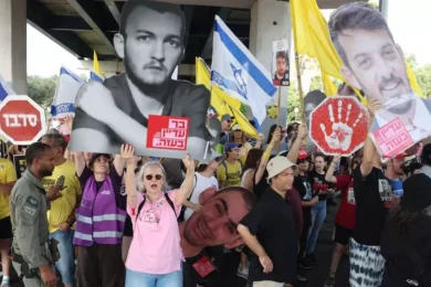 Israele, la piazza preme, Netanyahu resiste