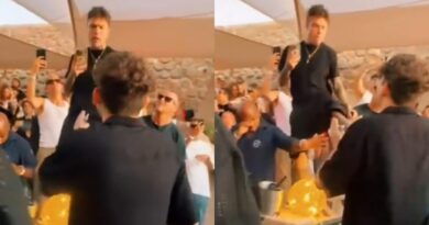 Fedez infastidito da un fan: il rapper reagisce sferrando un calcio