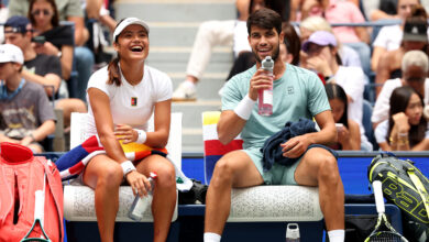 Carlos Alcaraz e Emma Raducanu, complicità sul campo da tennis