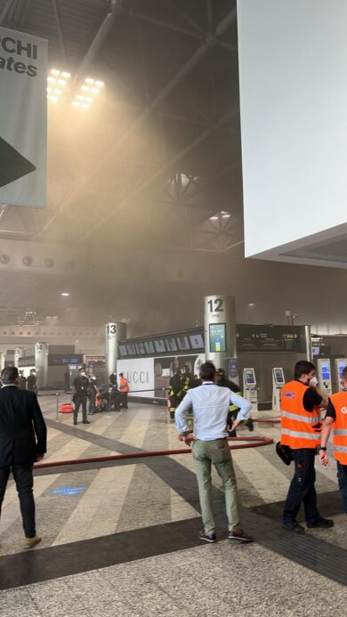 Allarme al Terminal 1 di Malpensa: martello e incendio, area evacuata
