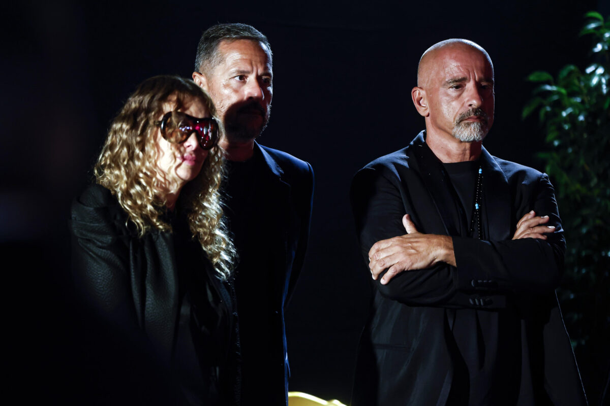 Pippo Baudo, alla camera ardente tanti vip e una folla di gente comune Pippo Baudo, alla camera ardente tanti vip e una folla di gente comune