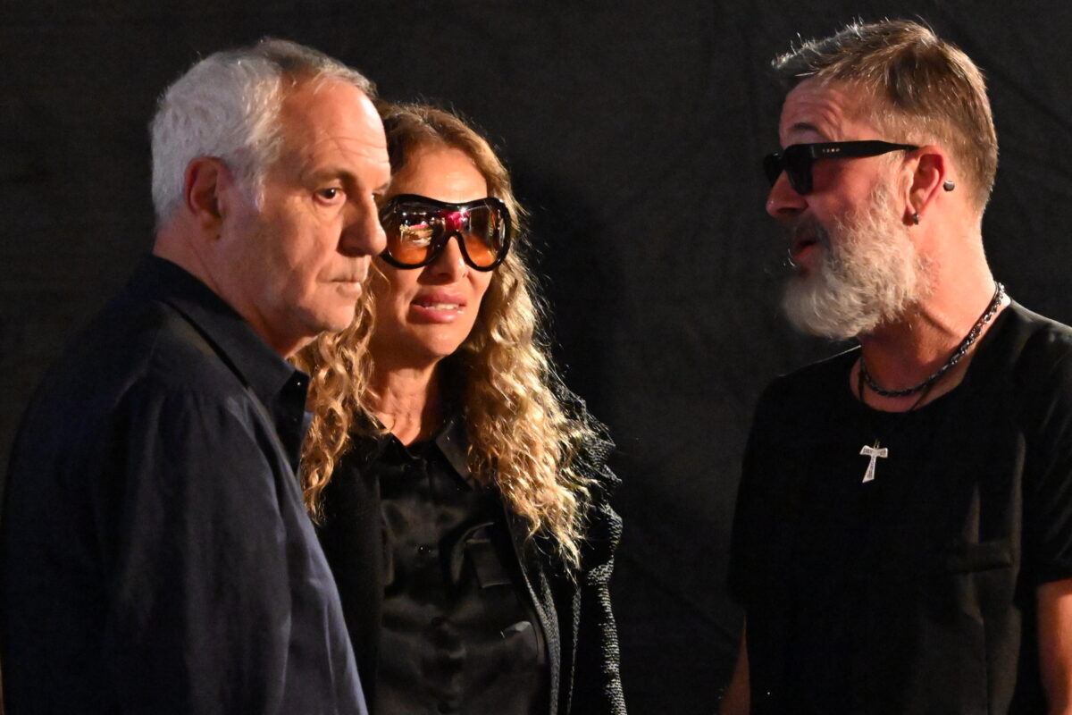 Pippo Baudo, alla camera ardente tanti vip e una folla di gente comune Pippo Baudo, alla camera ardente tanti vip e una folla di gente comune