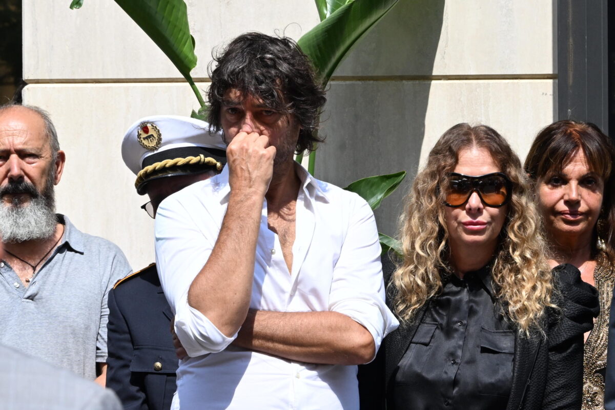 Pippo Baudo, alla camera ardente tanti vip e una folla di gente comune Pippo Baudo, alla camera ardente tanti vip e una folla di gente comune