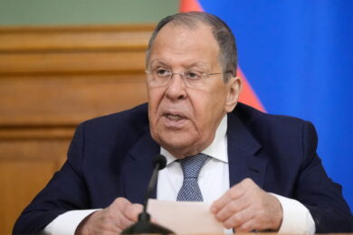 Russia-Ucraina, Lavrov annuncia: “Inutile discutere di garanzie per Kiev senza di noi”