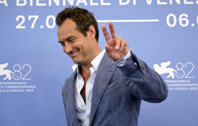 Festival del cinema di Venezia, Jude Law è «Il mago del Cremlino»