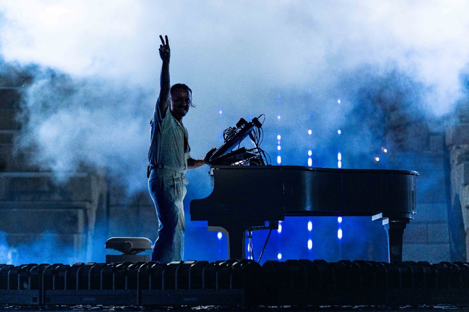 Claypaky illumina l’Arena di Verona insieme a Francesco De Cave per RTL 102.5 e Radio Zeta