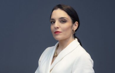 Galateo 3.0: Elisa Motterle, l’esperta che ha svecchiato le buone maniere e le ha portate sui social