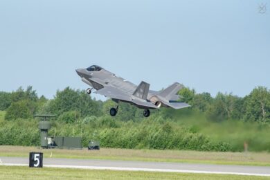 Perché i caccia russi “sconfinano”: la verità dietro gli allarmi nel Baltico