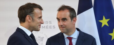 Francia, Macron le tenta tutte: entro domani sera il nuovo Primo ministro