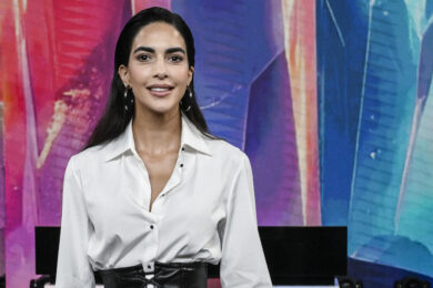 Rocío a muso duro risponde a Raoul Bova: «Scelgo il silenzio, la verità la sappiamo io e lui»