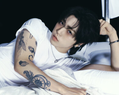 Con «null» JUNNY trasforma la tela bianca della sua musica in un’opera viva