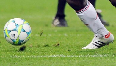 Calcio in TV: in Italia per vederlo si spendono 960 euro all’anno (e solo per Serie A e Champions)