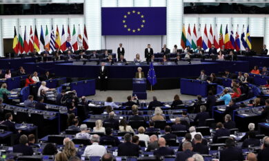 Il Parlamento europeo approva la risoluzione su Gaza, ma senza la parola “genocidio”
