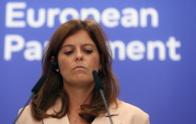 La sinistra fa un Salis-scendi sull’immunità