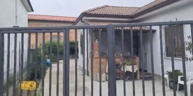 Garlasco, terminata la perquisizione a casa Sempio: via scatoloni di materiale