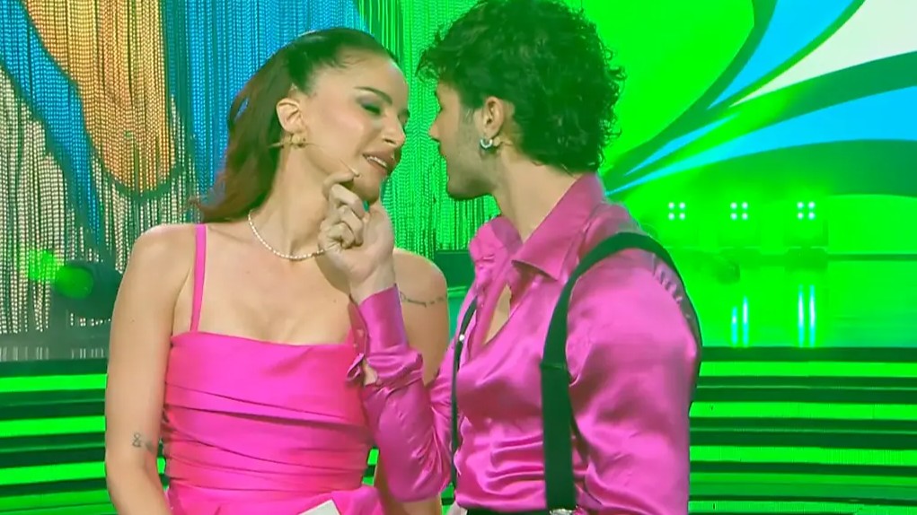 Andrea Delogu, tragedia in famiglia: il fratello Evan muore in moto a 18 anni Andrea Delogu, tragedia in famiglia: il fratello Evan muore in moto a 18 anni