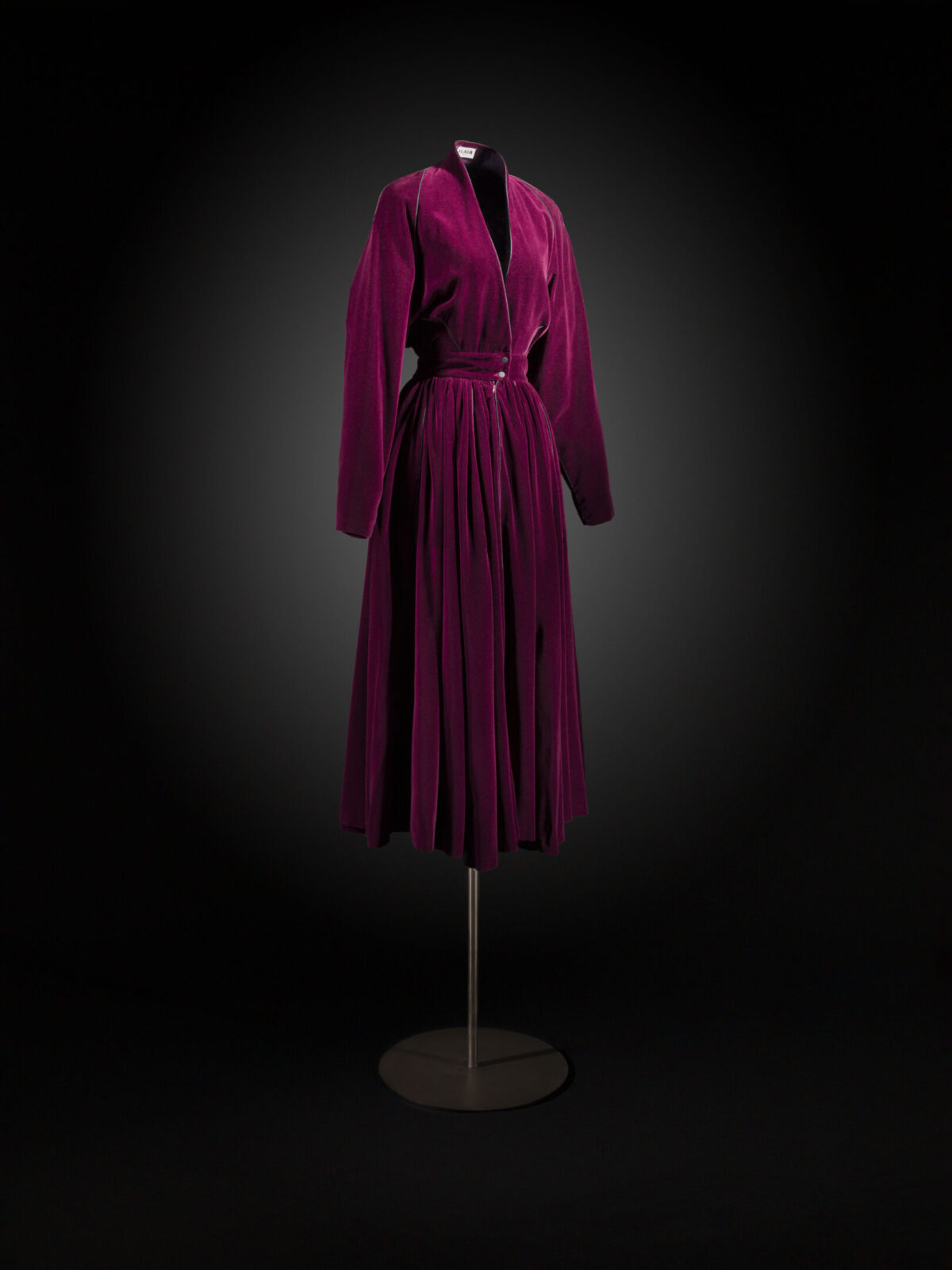 Alaïa e Balenciaga in mostra alla Fondazione Museo del tessuto di Prato Alaïa e Balenciaga in mostra alla Fondazione Museo del tessuto di Prato