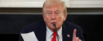 Dazi, Trump impone nuove tariffe alla Cina: “i controlli sulle terre rare sono un atto ostile”