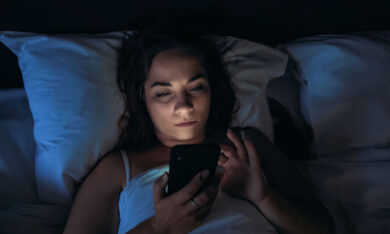 Giovani, solitudine e social: ecco come ritrovare equilibrio tra vita reale e digitale