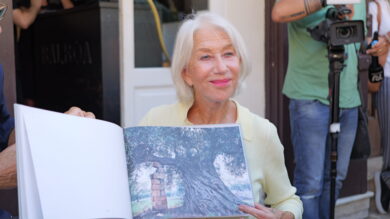 Helen Mirren firma i testi del nuovo libro di Uli Weber