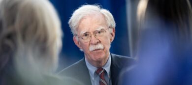 John Bolton, ex consigliere di Trump, incriminato per diffusione di segreti di Stato