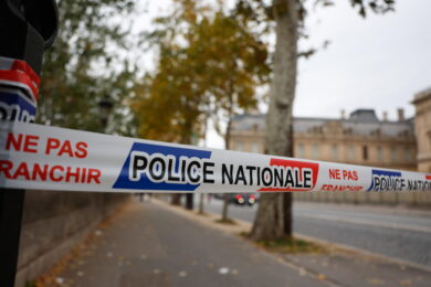 Louvre, rapina da film in sette minuti: spariti i gioielli di Napoleone e dell’imperatrice