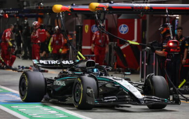 Russell vince facile a Singapore  Ferrari lenta, Leclerc solo sesto