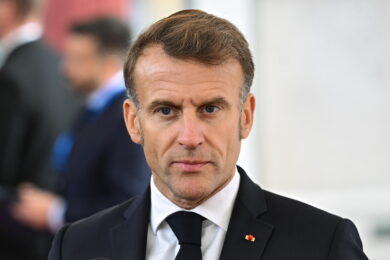 Crisi di governo in Francia, per Macron le opzioni stanno finendo
