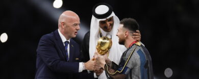 L’ultima guerra di Infantino: Mondiale di calcio sempre in inverno