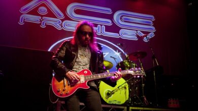 È morto Ace Frehley, lo storico chitarrista dei Kiss