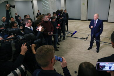 Nuove sanzioni alla Russia, Putin risponde all’Occidente: “Atto ostile ma inutile”