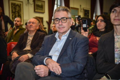 Pregliasco confessa: «Pagato da big pharma»