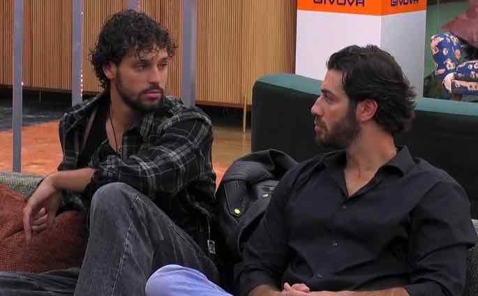 Grande Fratello flop, nemmeno il bacio tra Mattia e Omer e la pipì nel letto risollevano gli ascolti Grande Fratello flop, nemmeno il bacio tra Mattia e Omer e la pipì nel letto risollevano gli ascolti