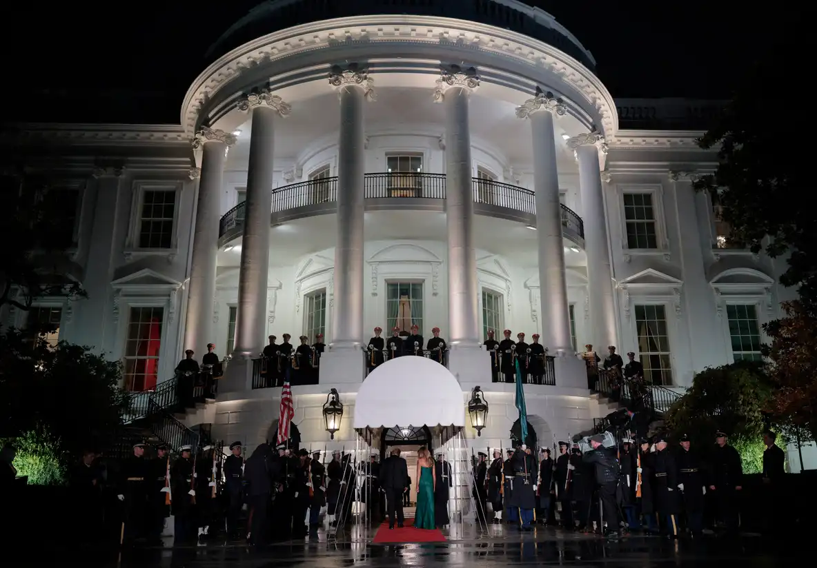 Trump, cena alla Casa Bianca: il principe saudita, il selfie di CR7 e il (timido) ritorno di Musk