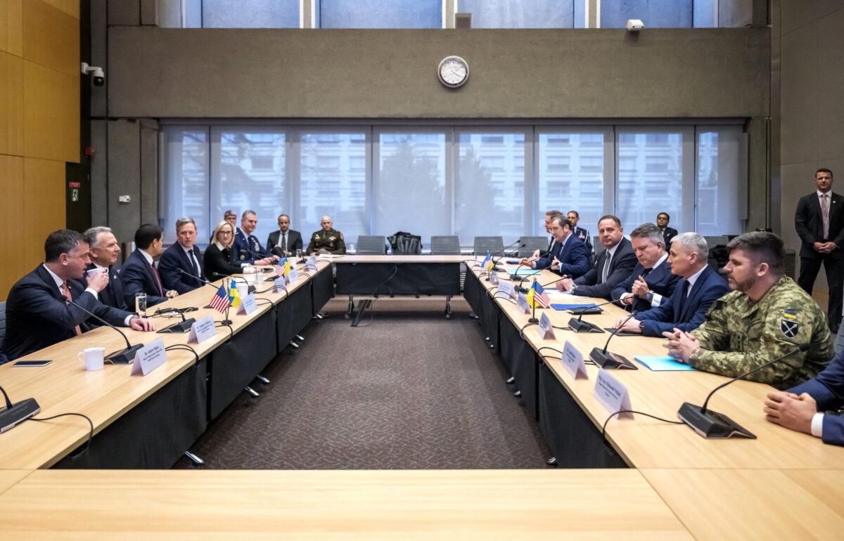 Guerra in Ucraina: colloqui tra Usa e Russia ad Abu Dhabi, nella notte pioggia di missili su Kiev