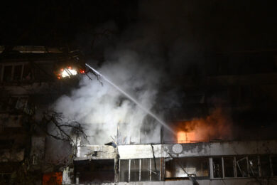 Guerra in Ucraina: colloqui tra Usa e Russia ad Abu Dhabi, pioggia di missili su Kiev