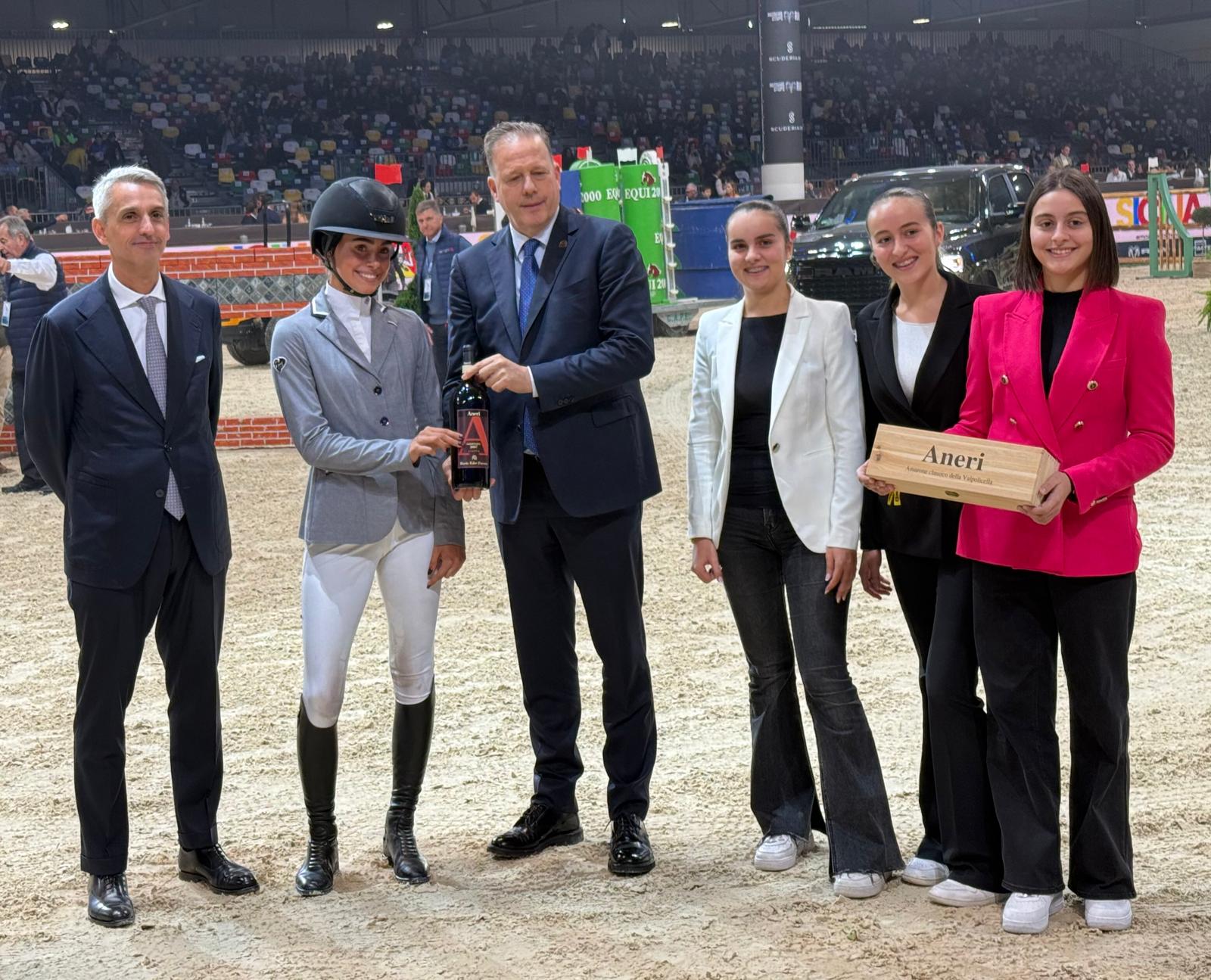 Maria Eder Ferrero premiata alla FieraCavalli 2025 come più giovane amazzone in gara